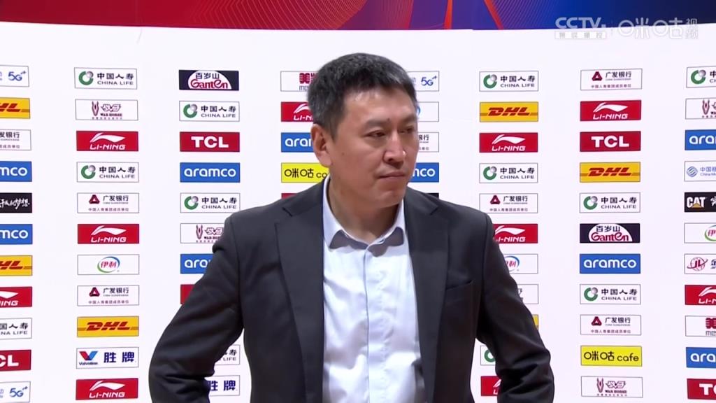 王世龙:祝贺吴前取得生涯里程碑 打北控内线出现了问题 王世龙:祝贺吴前取得生涯里程碑 打北控内线出现了问题